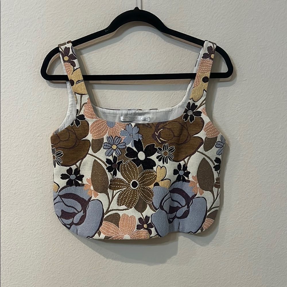 Floral Patterned Crop Top